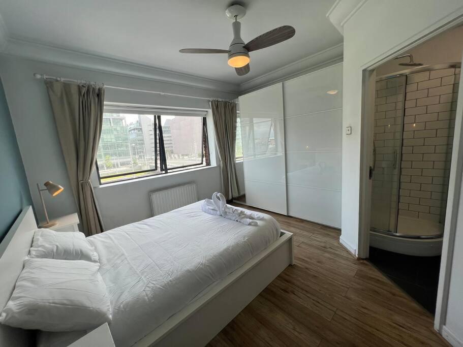 Stylish Flat With River View Apartment Dublin Exterior photo